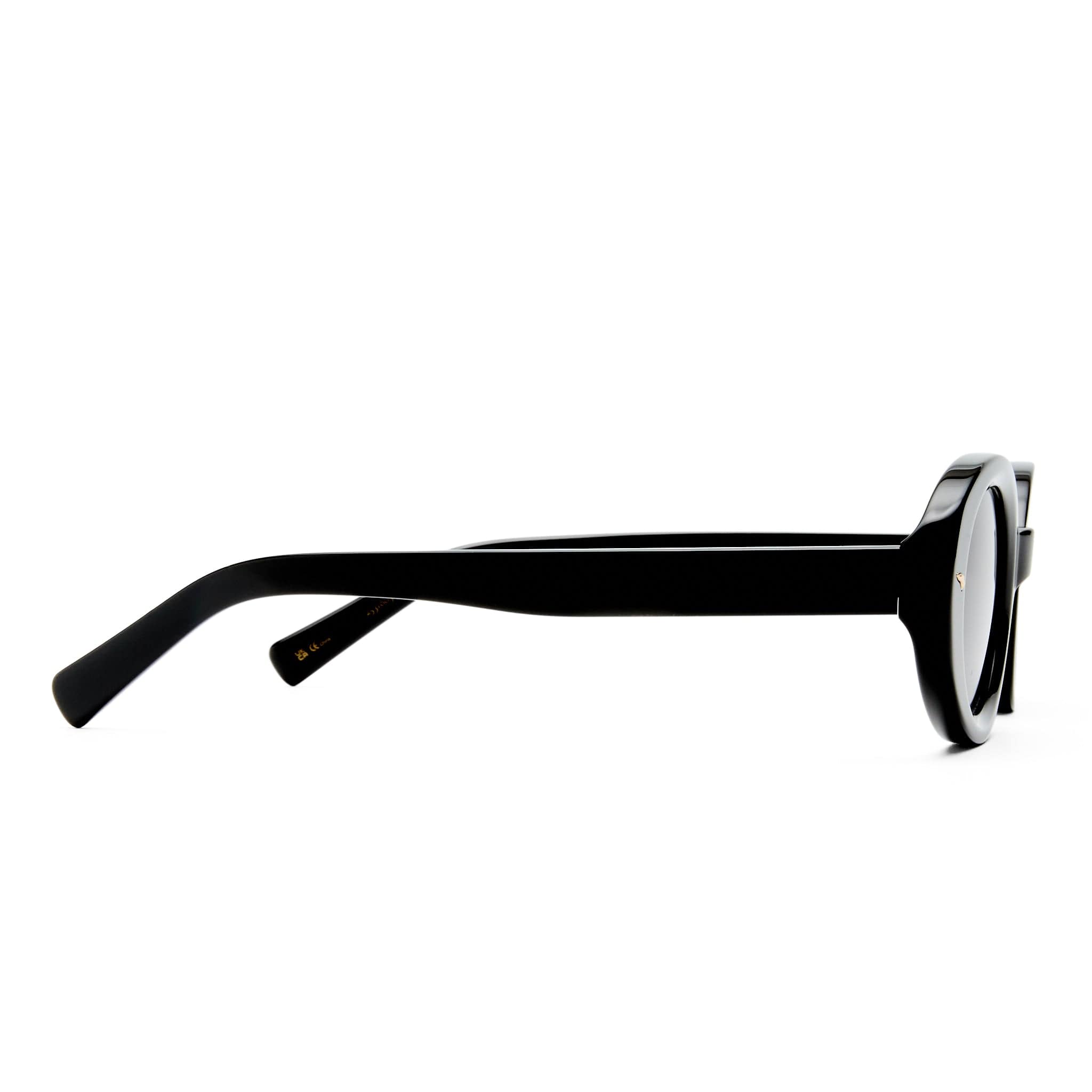 The Audrey 2531803 black/smoke tint lens