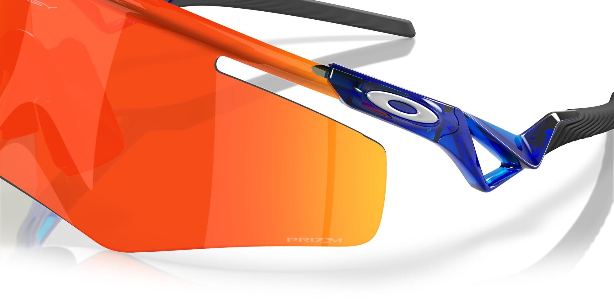 QNTM Kato 948105 crystal blue/prizm ruby lens