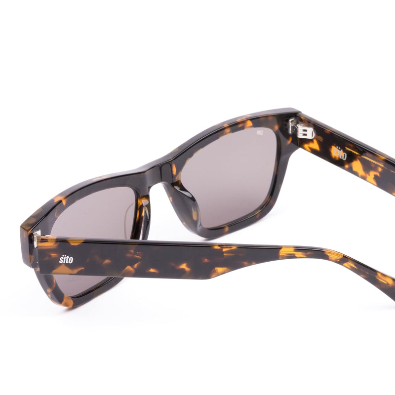 Boston ecru tortoise/grey lens
