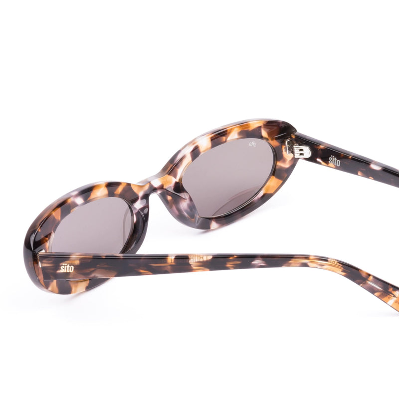 Lourdes pebble tortoise/grey lens