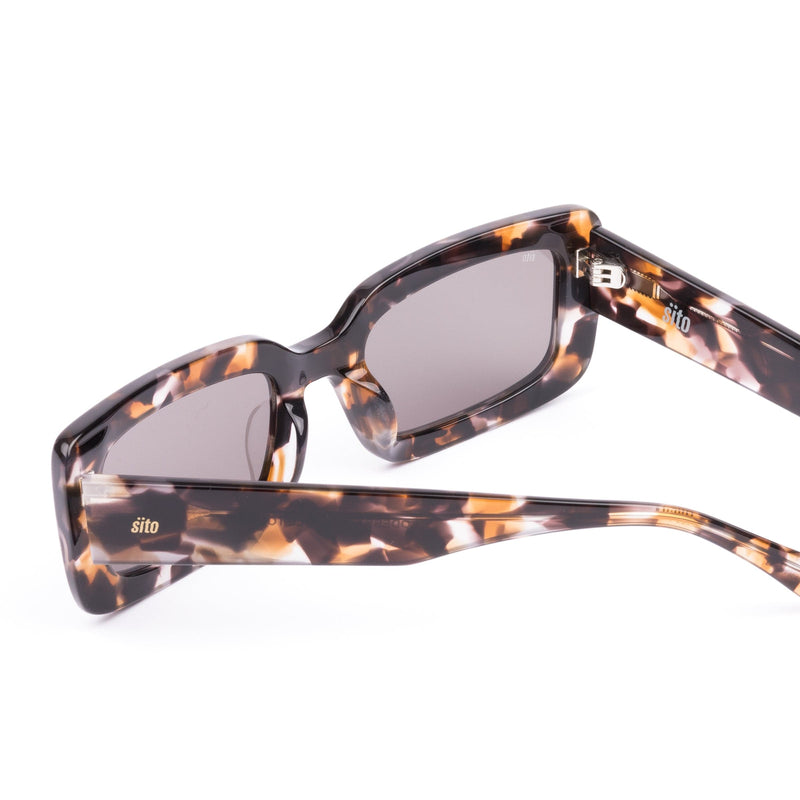 Odessa pebble tortoise grey lens