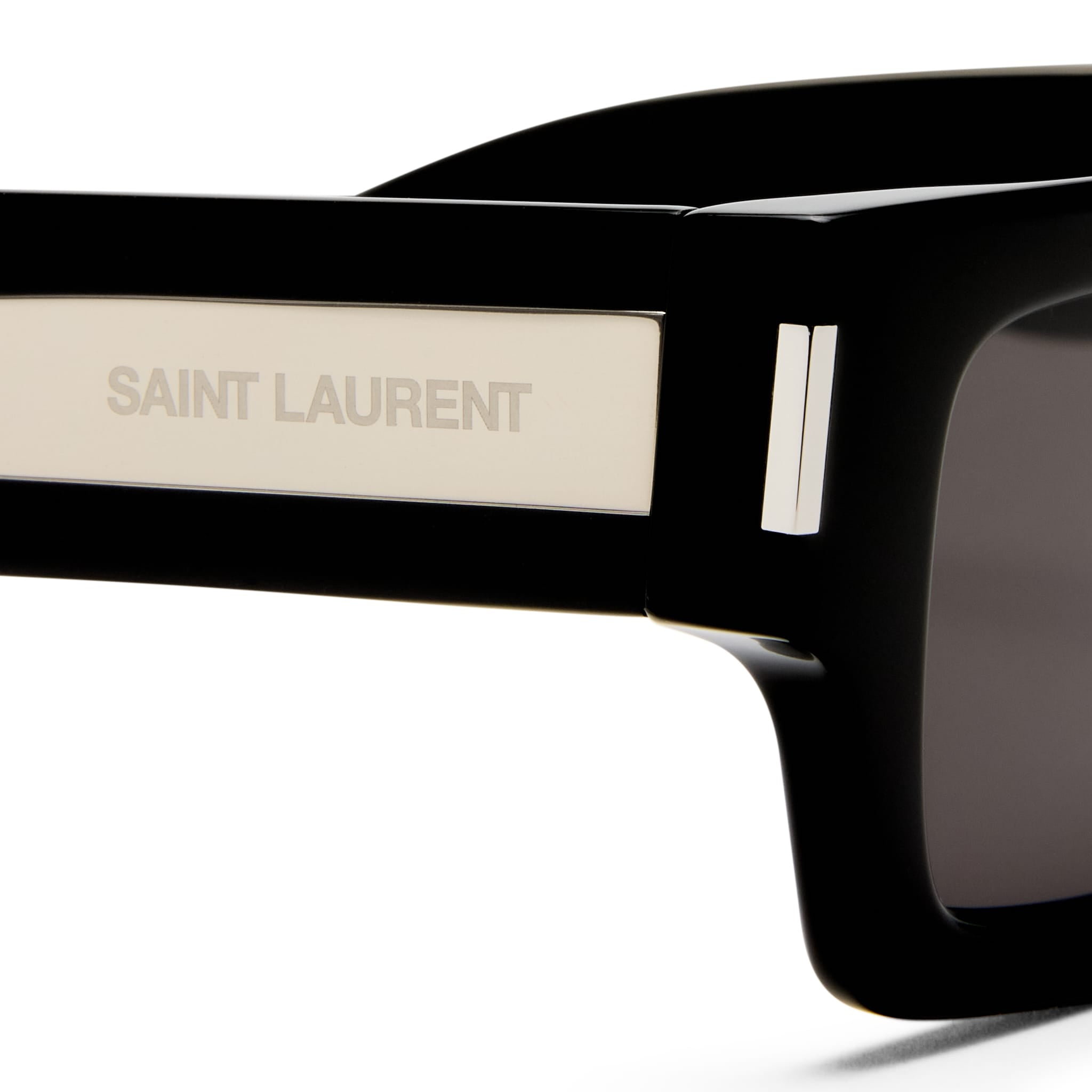 SL572  001 black/smoke lens