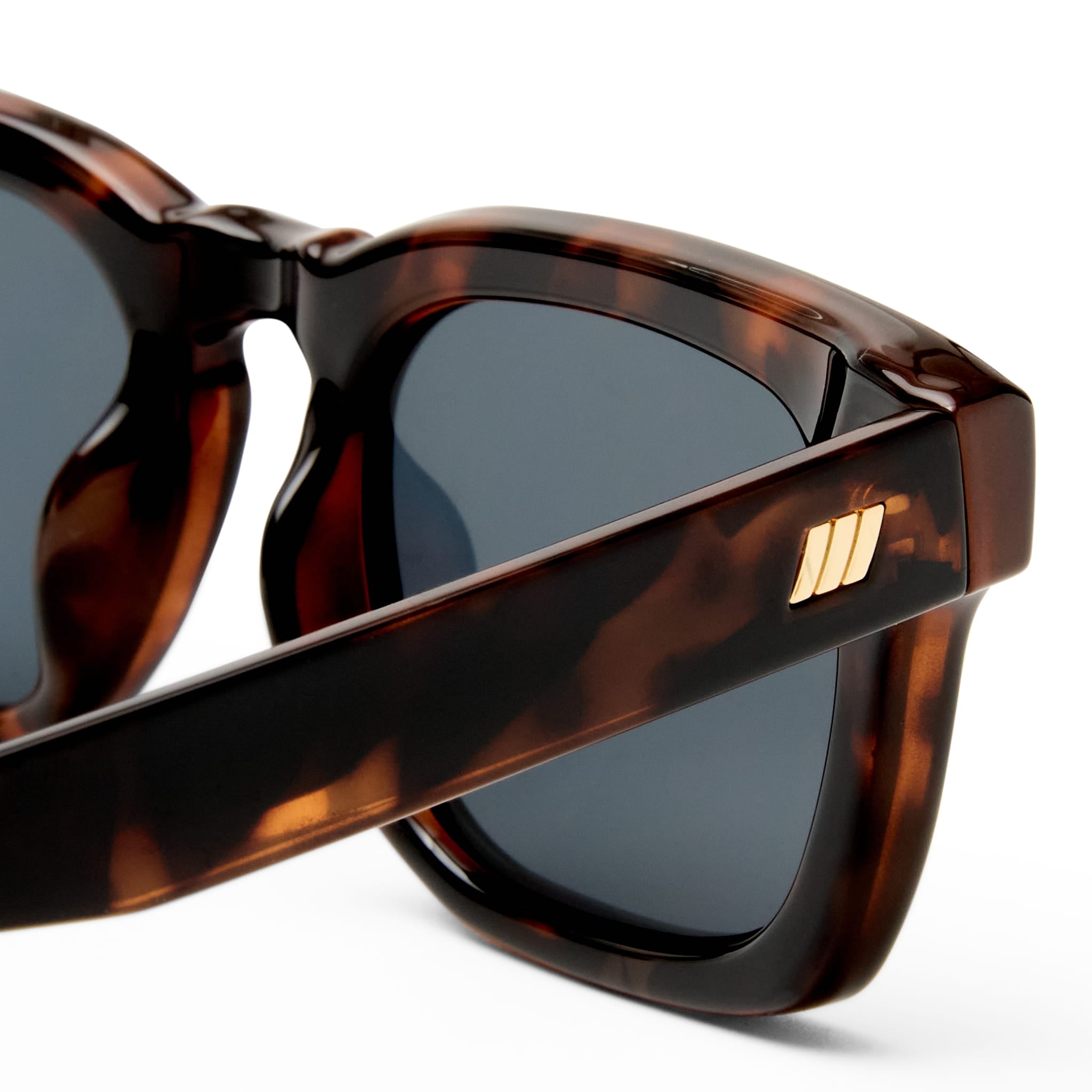 Iceberg 2627927 tokyo tortoise/smoke mono lens